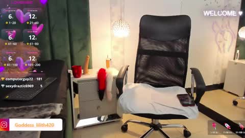 Snapshot of goddess__lilith_ chatting on January 7, 7:20 am Lilith online show from January 7, 7:20 am