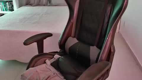 Fauna online show from January 16, 1:25 am