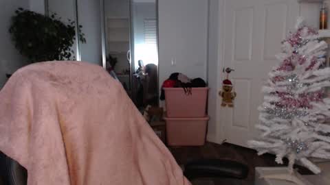 Goddess Emmy online show from January 7, 4:50 am