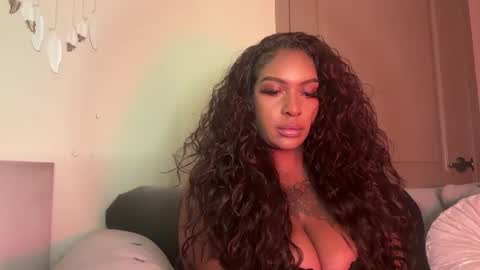 Crazzyboutrain online show from February 21, 6:37 pm