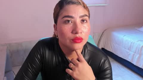 Mary online show from November 11, 4:42 pm