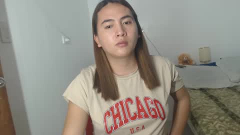 Snapshot of goldbella_ chatting on February 11, 12:36 pm bella online show from February 11, 12:36 pm