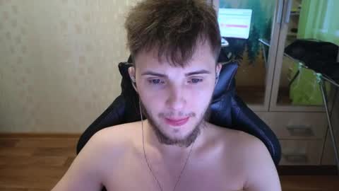 Golden boyyy21 online show from April 22, 4:25 pm