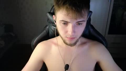 Golden boyyy21 online show from April 6, 9:38 pm