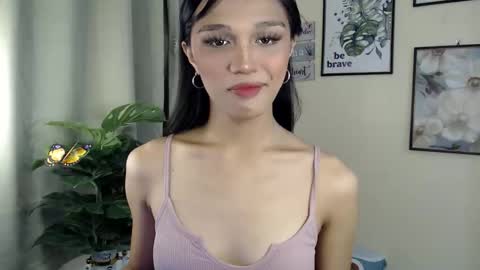 Snapshot of goldenlily69 chatting on September 20, 1:30 am Lily is Gold online show from September 20, 1:30 am