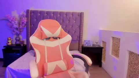 Goldentempt online show from February 6, 3:15 pm