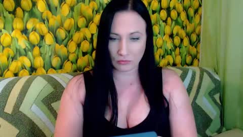 Snapshot of goldmoonn chatting on March 3, 12:50 pm goldmoonn online show from March 3, 12:50 pm