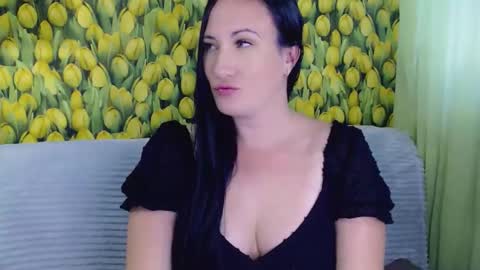 Snapshot of goldmoonn chatting on September 13, 2:30 pm goldmoonn online show from September 13, 2:30 pm