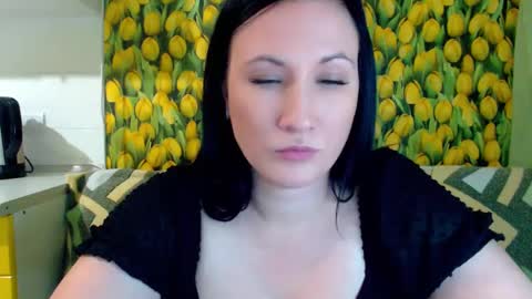 Snapshot of goldmoonn chatting on December 5, 12:50 pm goldmoonn online show from December 5, 12:50 pm