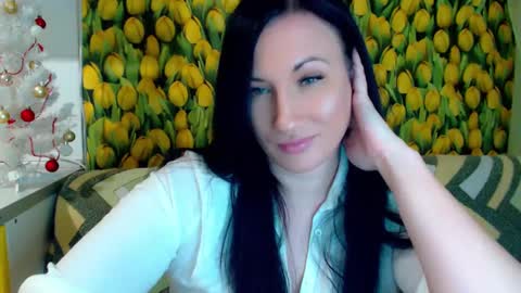 Snapshot of goldmoonn chatting on December 11, 4:20 pm goldmoonn online show from December 11, 4:20 pm