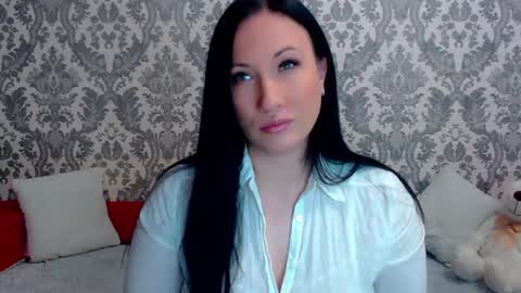 Snapshot of goldmoonn chatting on December 6, 12:44 pm goldmoonn online show from December 6, 12:44 pm