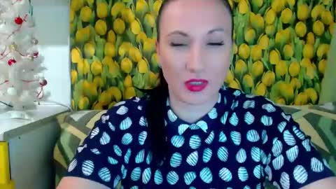 Snapshot of goldmoonn chatting on December 8, 6:50 pm goldmoonn online show from December 8, 6:50 pm