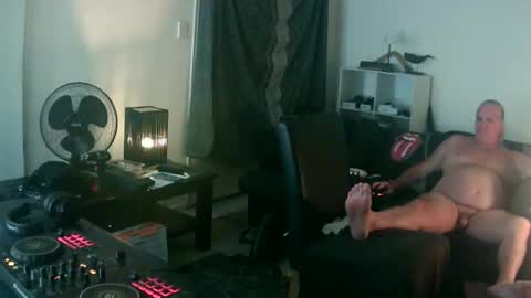 goldyguy011 online show from March 27, 6:42 pm