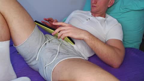 Snapshot of golov176 chatting on February 9, 11:58 am LEO online show from February 9, 11:58 am