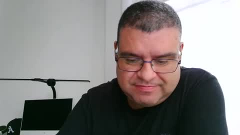 Snapshot of gomezgonz5 chatting on October 2, 4:06 pm gomezgonz5 online show from October 2, 4:06 pm