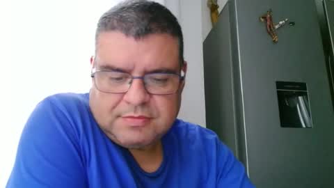 Snapshot of gomezgonz5 chatting on October 14, 4:10 pm gomezgonz5 online show from October 14, 4:10 pm