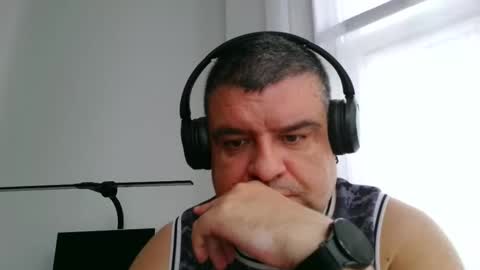 Snapshot of gomezgonz5 chatting on October 8, 1:50 pm gomezgonz5 online show from October 8, 1:50 pm