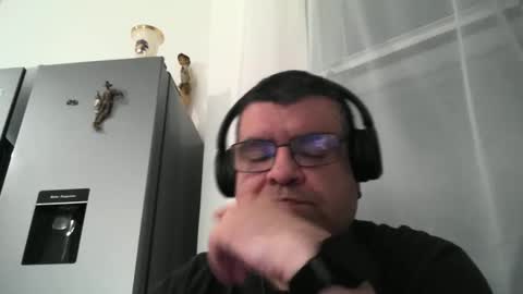 Snapshot of gomezgonz5 chatting on October 18, 9:08 pm gomezgonz5 online show from October 18, 9:08 pm