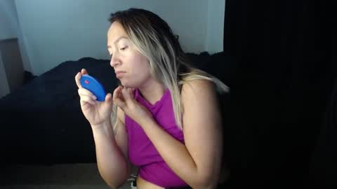 nathalia online show from December 5, 2:37 am