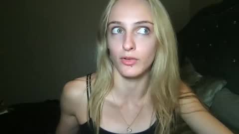 Snapshot of goodgirlliv chatting on October 24, 1:28 am goodgirlliv online show from October 24, 1:28 am