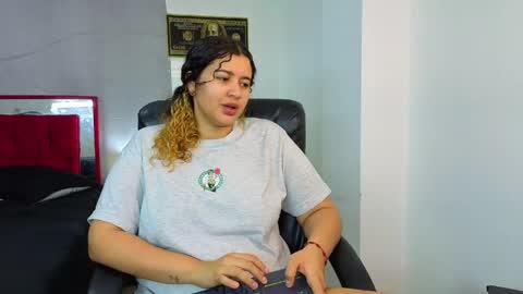 Goodgirlxxxl online show from June 3, 1:19 am