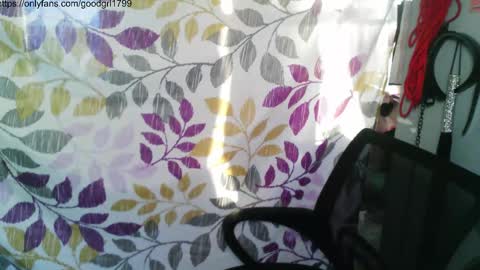 goodgrl1799 online show from November 29, 9:00 pm