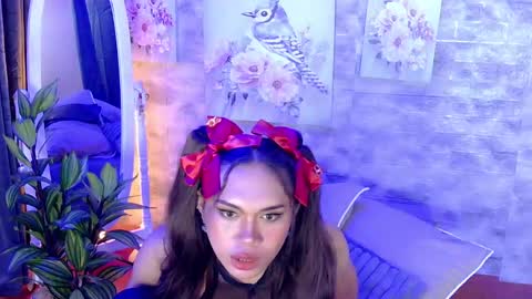Snapshot of gorgeous_anora chatting on February 28, 12:32 am Anora online show from February 28, 12:32 am