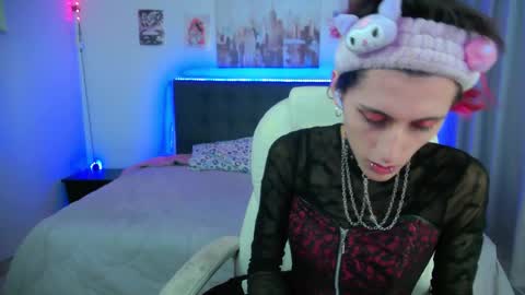 goth_minerva online show from February 4, 1:59 pm