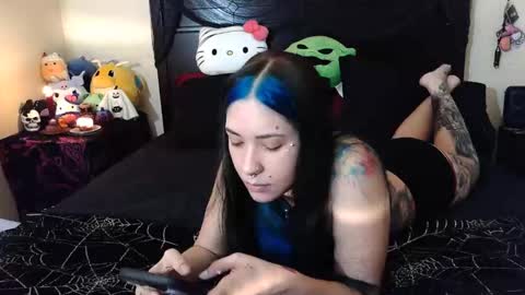 Snapshot of gothbaby305 chatting on October 15, 4:08 pm gothbaby305 online show from October 15, 4:08 pm