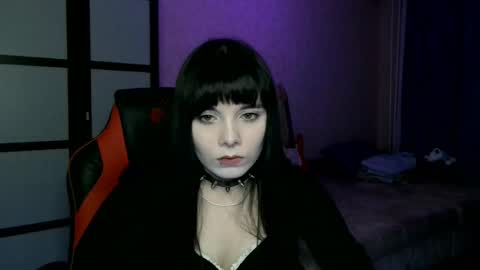 gothickq online show from May 26, 6:58 pm