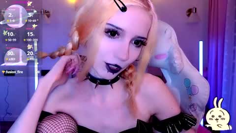 gothiclali online show from May 4, 11:33 pm