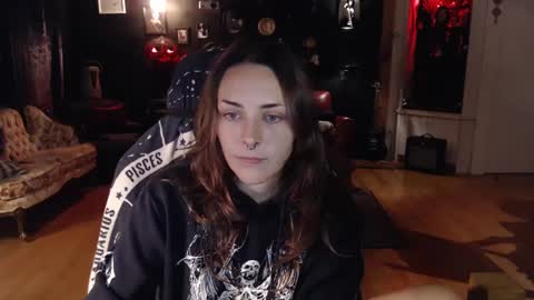 Snapshot of gothstripper chatting on September 25, 12:39 am Hezra online show from September 25, 12:39 am