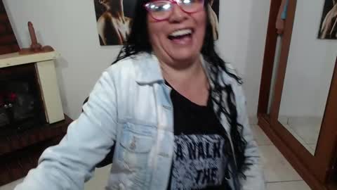 Snapshot of grace_mature_milf chatting on September 20, 11:35 am grace_mature_milf online show from September 20, 11:35 am