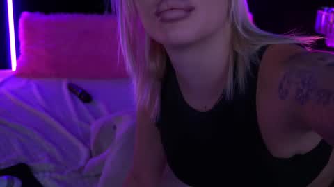Snapshot of gracehotdavies chatting on February 21, 9:11 pm Grace online show from February 21, 9:11 pm