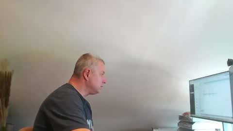 grau197077 online show from May 19, 8:54 am
