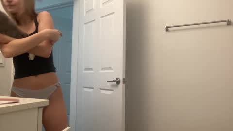 mila 3 online show from December 21, 1:42 pm