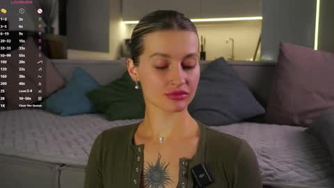 Kelly online show from April 22, 2:35 pm