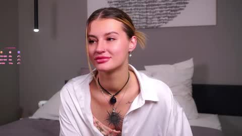 Kelly online show from November 23, 1:42 pm