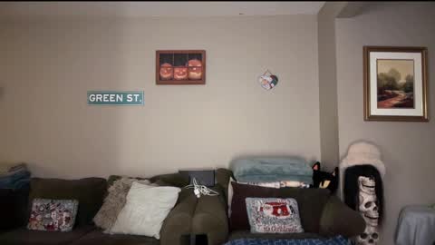 Snapshot of greenxxxqueen chatting on December 31, 5:11 am SexQueen Nikki online show from December 31, 5:11 am