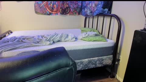 Snapshot of gregalla22 chatting on December 14, 3:17 am Hoezers online show from December 14, 3:17 am