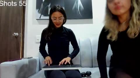 Snapshot of greta_miss chatting on March 1, 6:35 am  Emmy  online show from March 1, 6:35 am