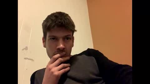 Perfectlyaveragesavage online show from April 3, 6:53 am