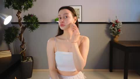 Gwen online show from March 6, 6:01 am