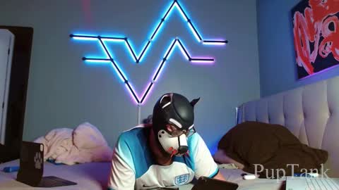 Snapshot of growingcub94 chatting on October 22, 7:59 pm Alpha pup online show from October 22, 7:59 pm