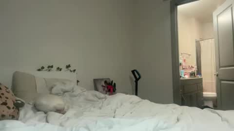 grrlgod online show from March 7, 3:28 am