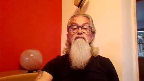 Snapshot of grybear60 chatting on October 21, 6:51 am Grybear online show from October 21, 6:51 am