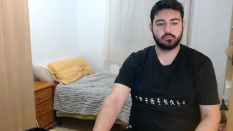 Snapshot of gsendra chatting on January 12, 8:25 am gsendra online show from January 12, 8:25 am