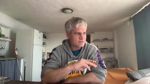 guardiannif_ online show from February 27, 5:16 pm