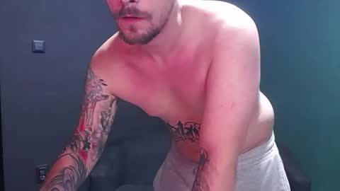 GuessWhatBitch online show from September 20, 2:25 am