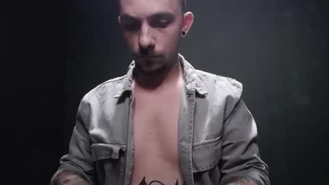 GuessWhatBitch online show from October 1, 9:57 pm